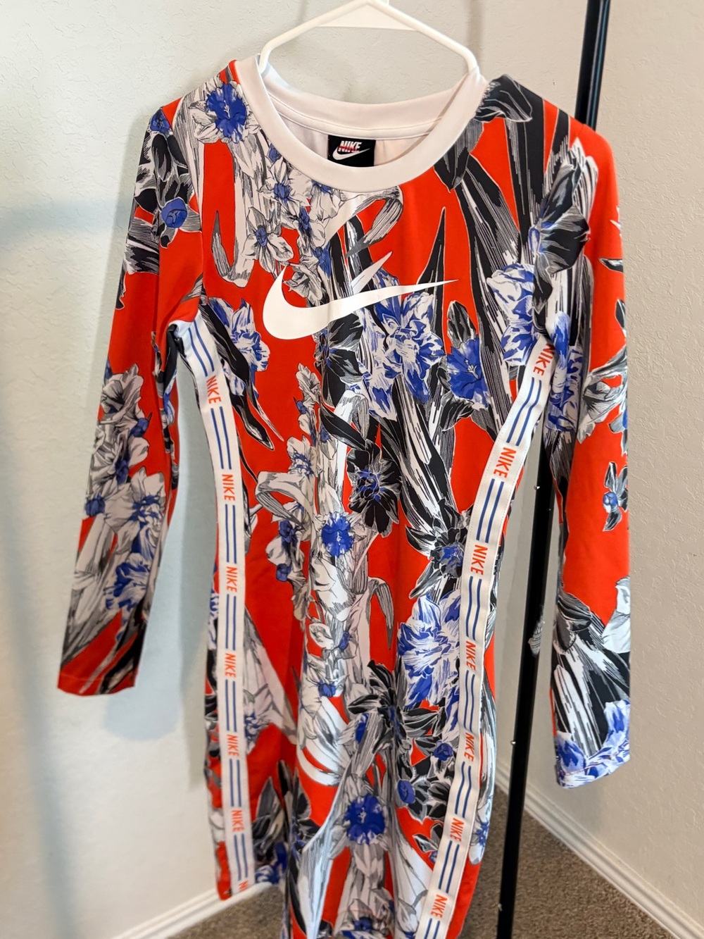 Nike Red Floral-Print Long Sleeve Casual Dress with Blue Accents